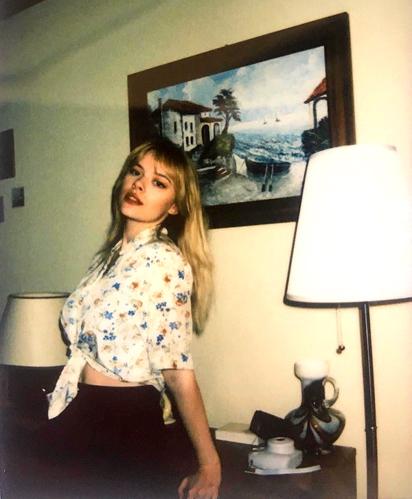 anika_braun__ instagram image archive image