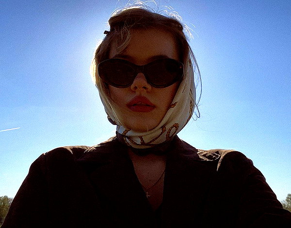 anika_braun__ instagram image archive image