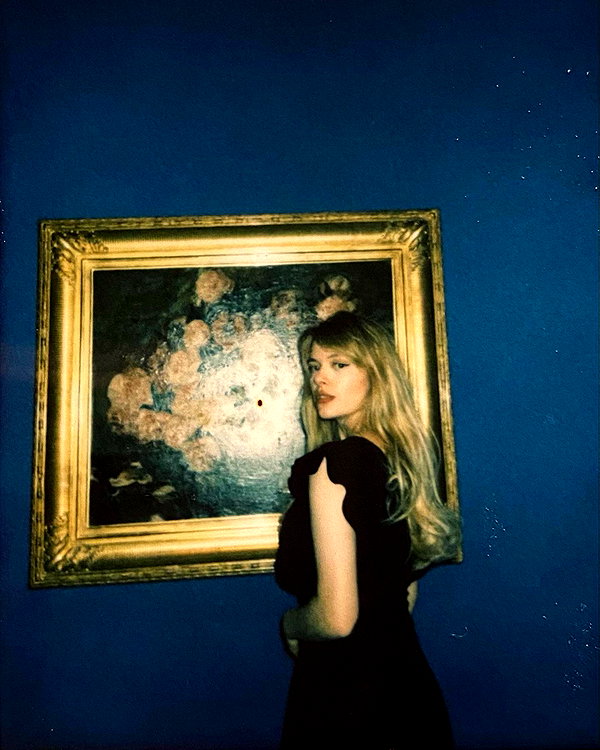 anika_braun__ instagram image archive image
