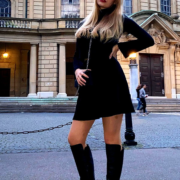 anika_braun__ instagram image archive image
