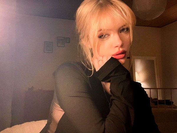 anika_braun__ instagram image archive image