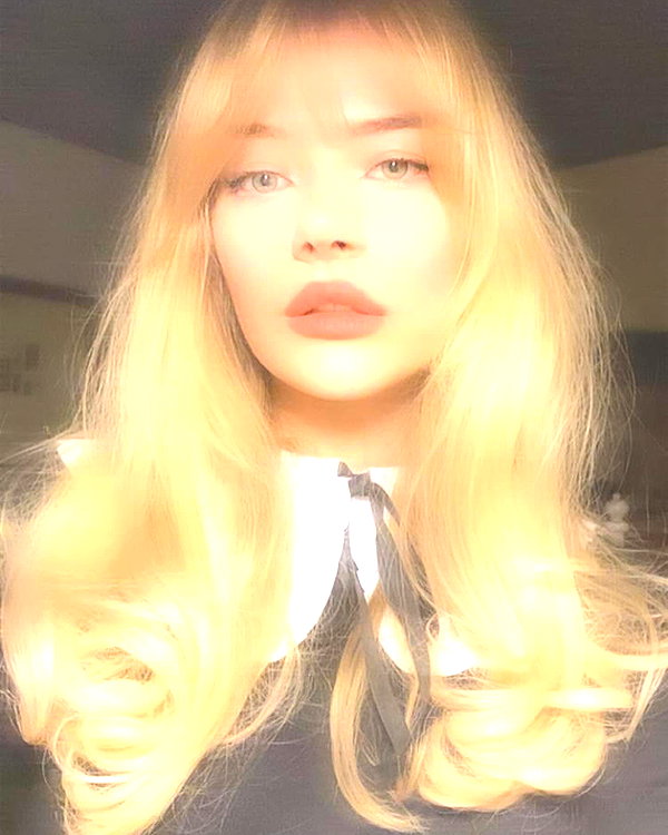 anika_braun__ instagram image archive image