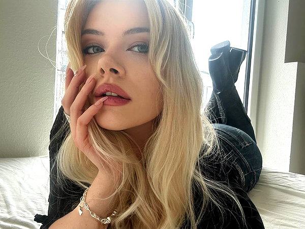 anika_braun__ instagram image archive image