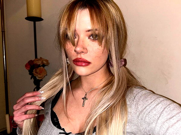 anika_braun__ instagram image archive image