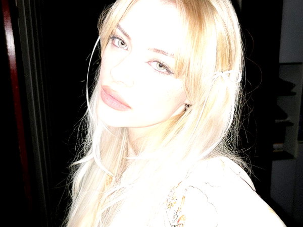 anika_braun__ instagram image archive image
