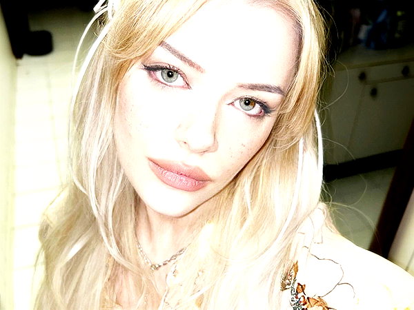 anika_braun__ instagram image archive image