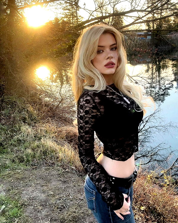 anika_braun__ instagram image archive image