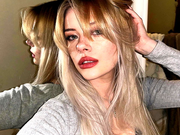 anika_braun__ instagram image archive image