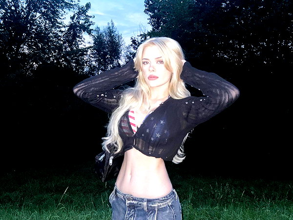 anika_braun__ anika_braun__ archive image
