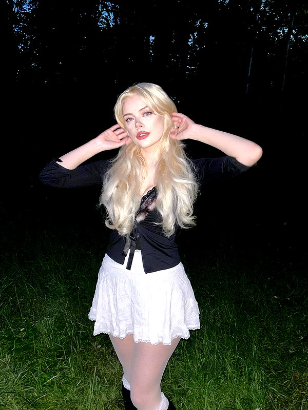 anika_braun__ anika_braun__ archive image