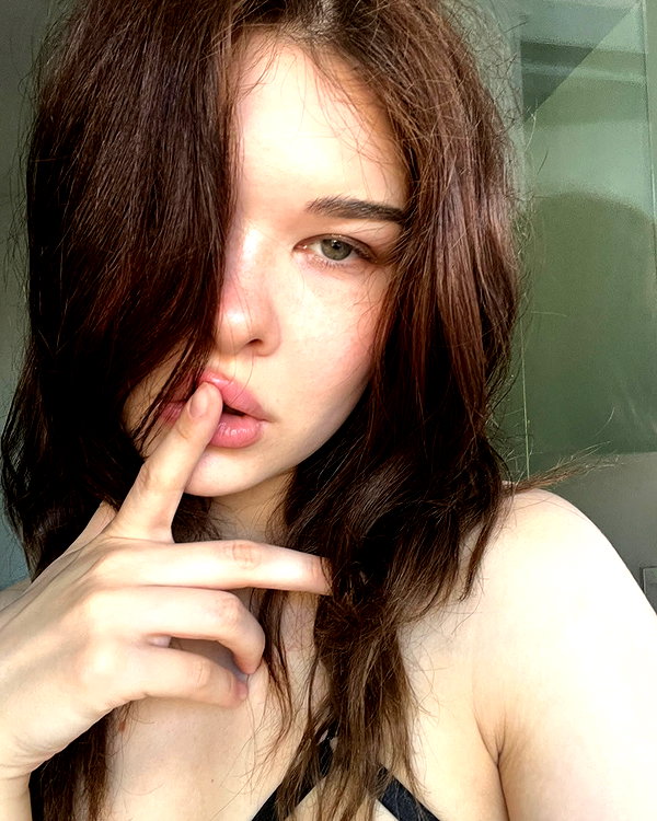 anna.x.vee instagram image archive image