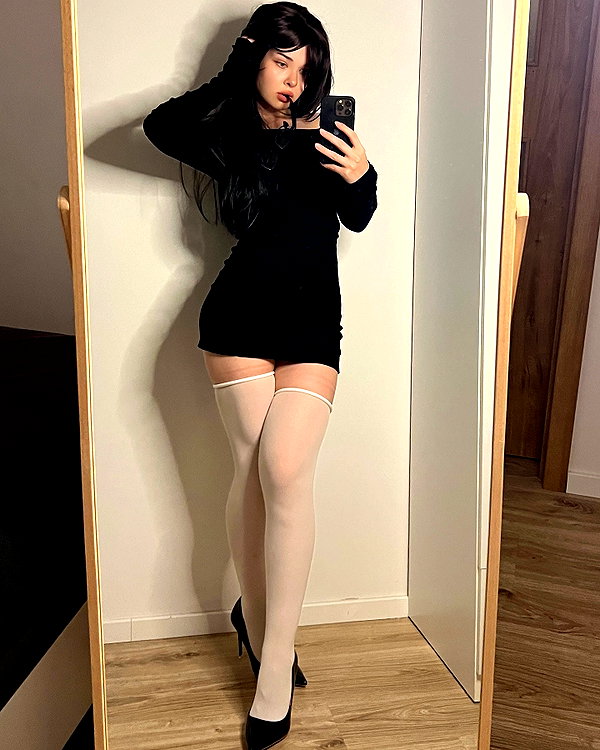 anna.x.vee instagram image archive image