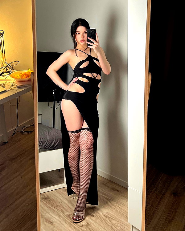 anna.x.vee instagram image archive image