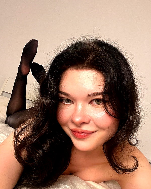 anna.x.vee instagram image archive image