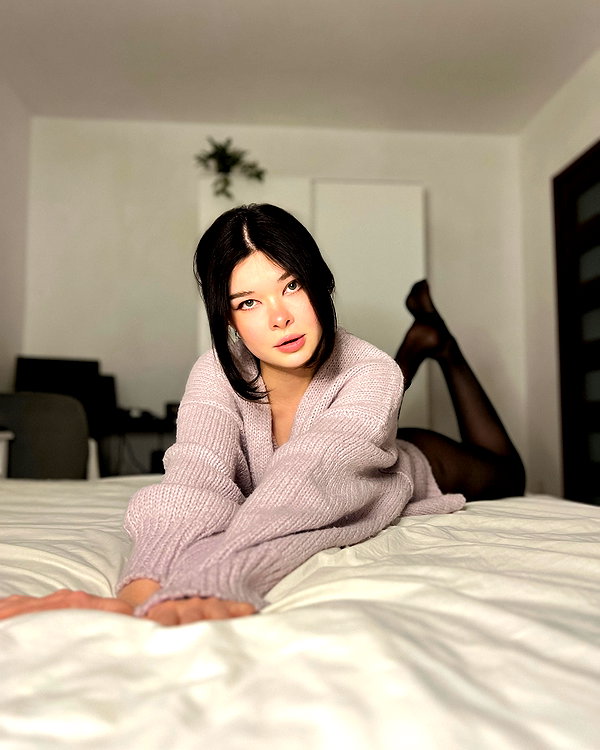 anna.x.vee instagram image archive image