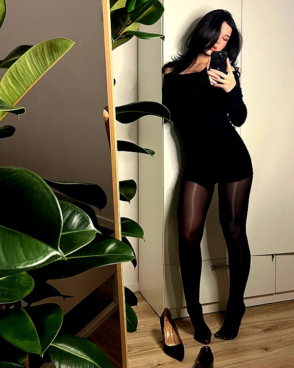 anna.x.vee instagram image archive image