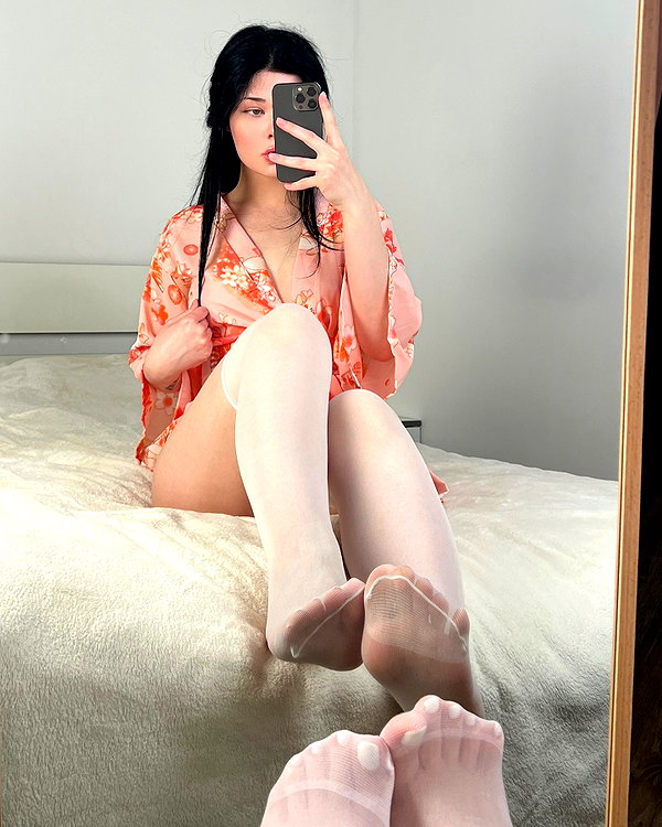 anna.x.vee anna.x.vee archive image