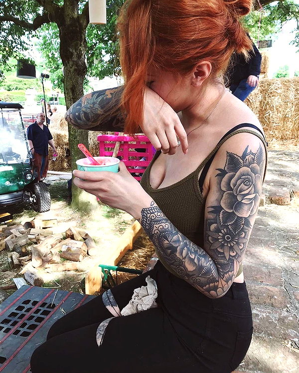 annaliese_bach instagram image archive image