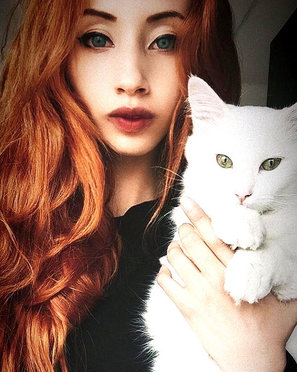annaliese_bach instagram image archive image