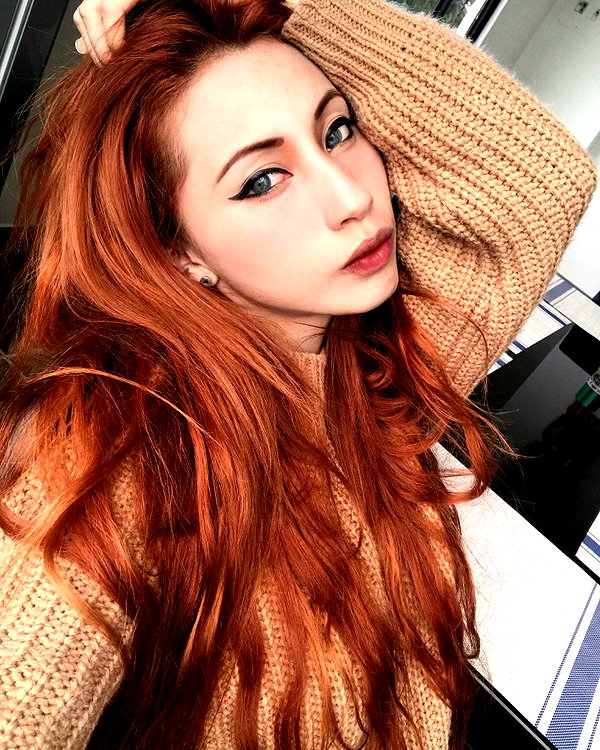 annaliese_bach instagram image archive image