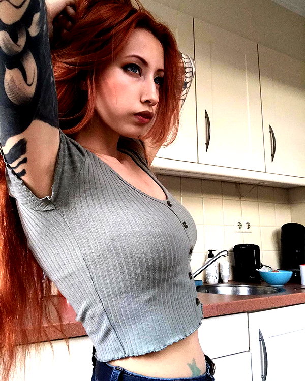 annaliese_bach instagram image archive image