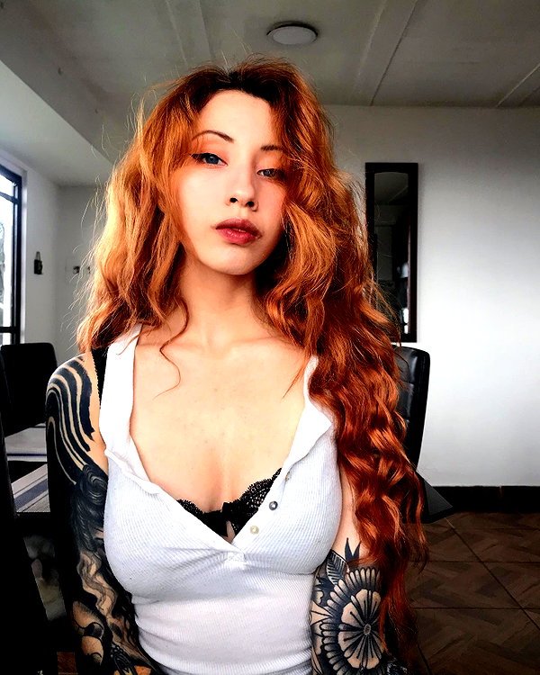 annaliese_bach instagram image archive image