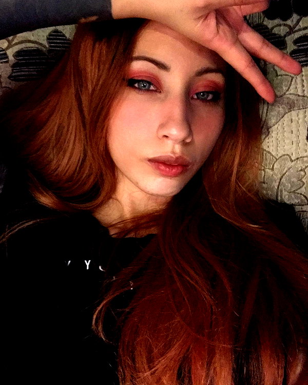 annaliese_bach instagram image archive image