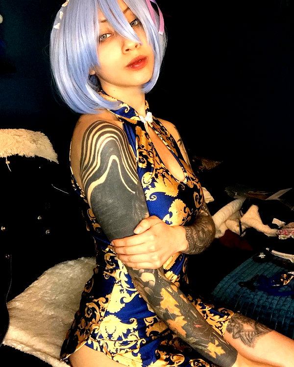 annaliese_bach instagram image archive image