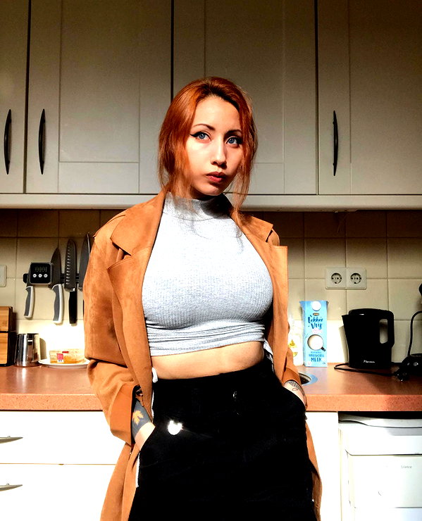annaliese_bach instagram image archive image
