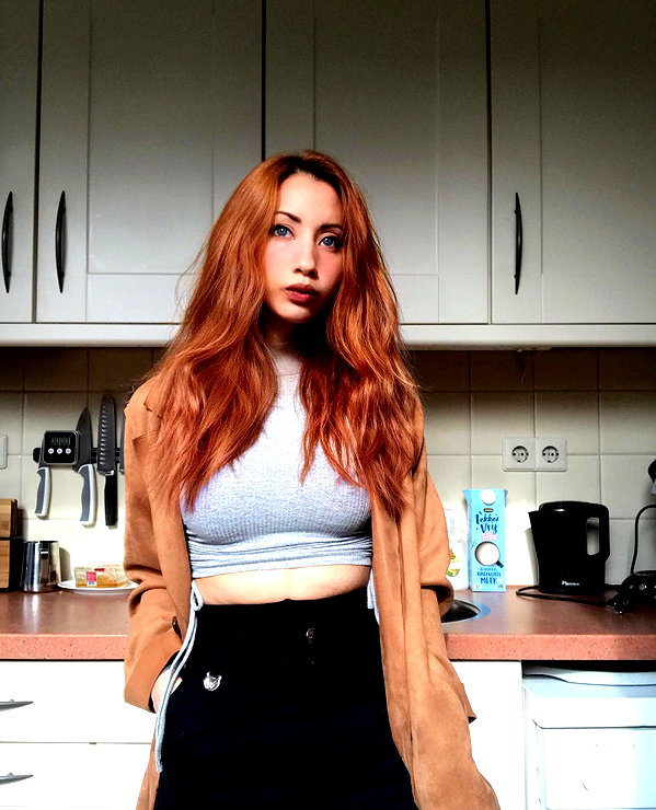 annaliese_bach instagram image archive image