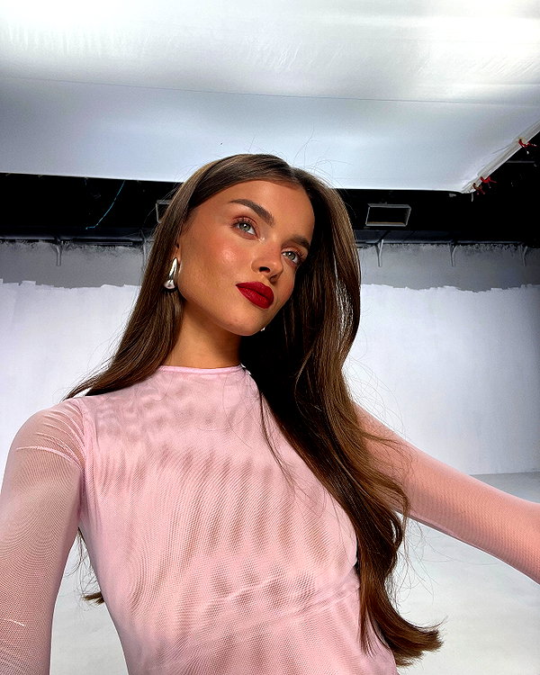 annazak12 instagram image archive image