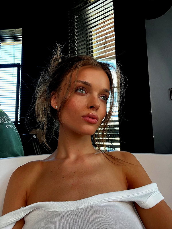 annazak12 instagram image archive image