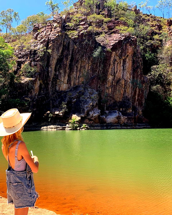 anneliese.mitchell1 instagram image archive image