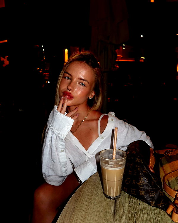 anya_shtril instagram image archive image