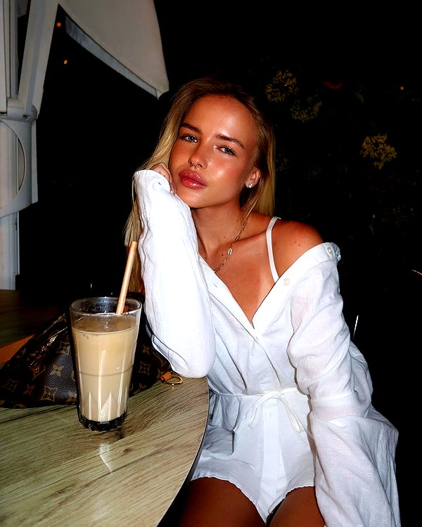 anya_shtril instagram image archive image