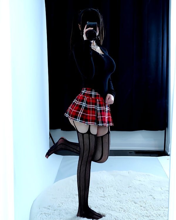 ari_n3ko instagram image archive image