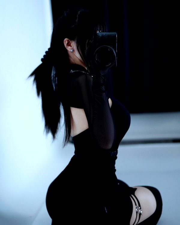 ari_n3ko instagram image archive image