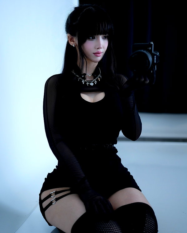 ari_n3ko instagram image archive image