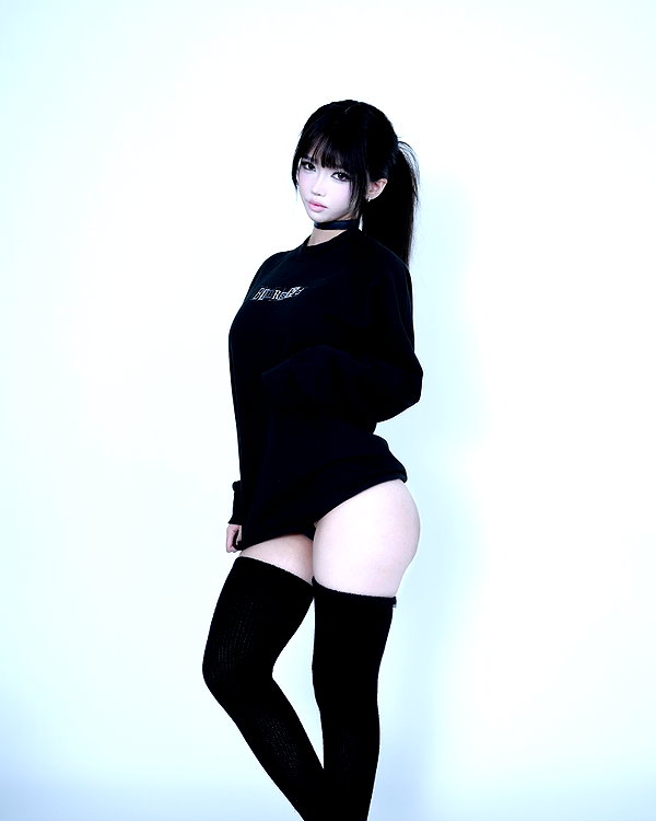 ari_n3ko instagram image archive image