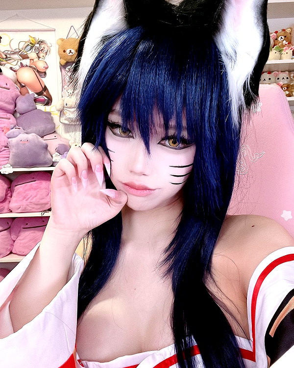 ari_n3ko instagram image archive image