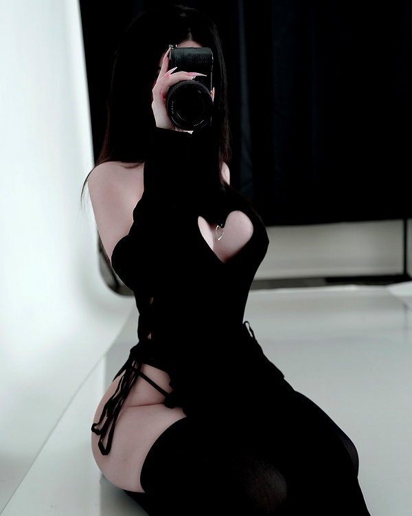 ari_n3ko instagram image archive image