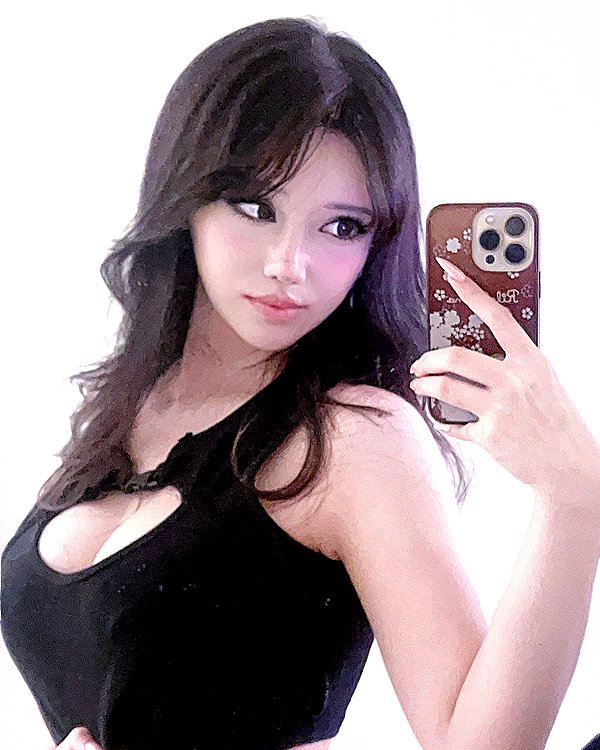 ari_n3ko instagram image archive image