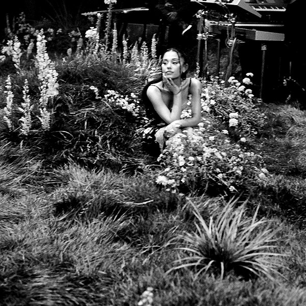 arianagrande instagram image archive image