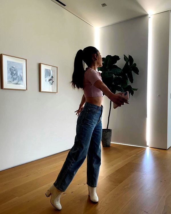 arianagrande instagram image archive image