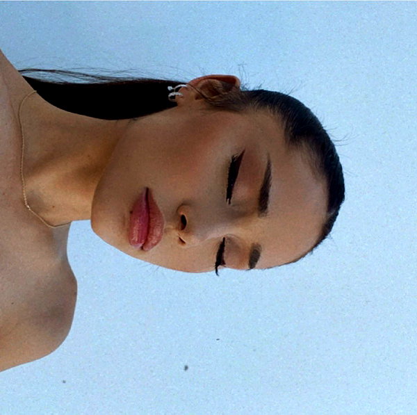 arianagrande instagram image archive image
