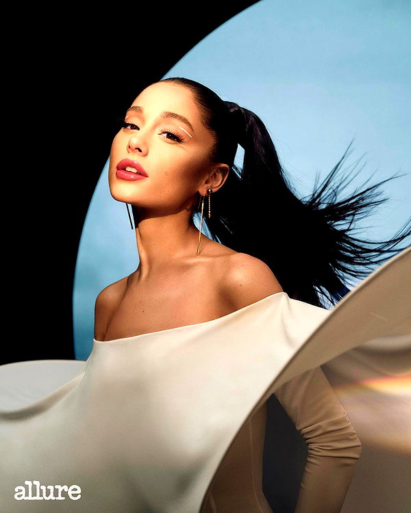 arianagrande instagram image archive image