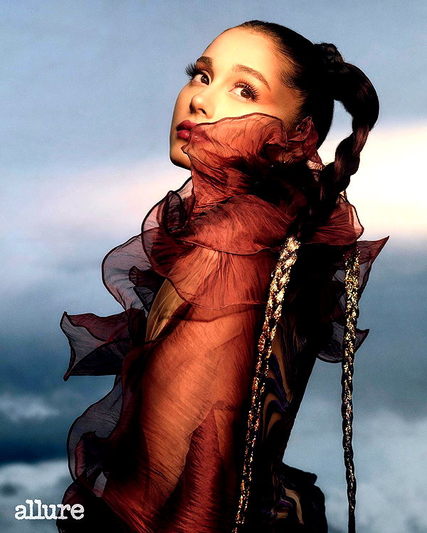arianagrande instagram image archive image