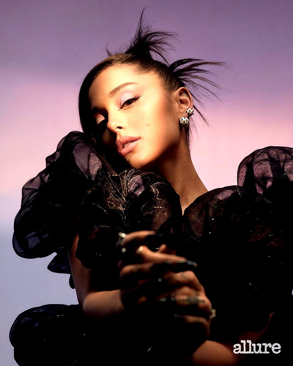 arianagrande instagram image archive image