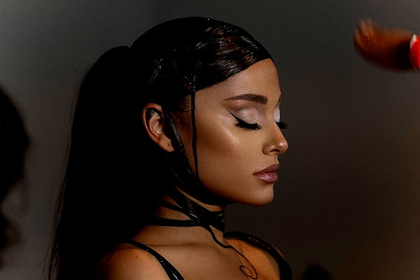 arianagrande instagram image archive image