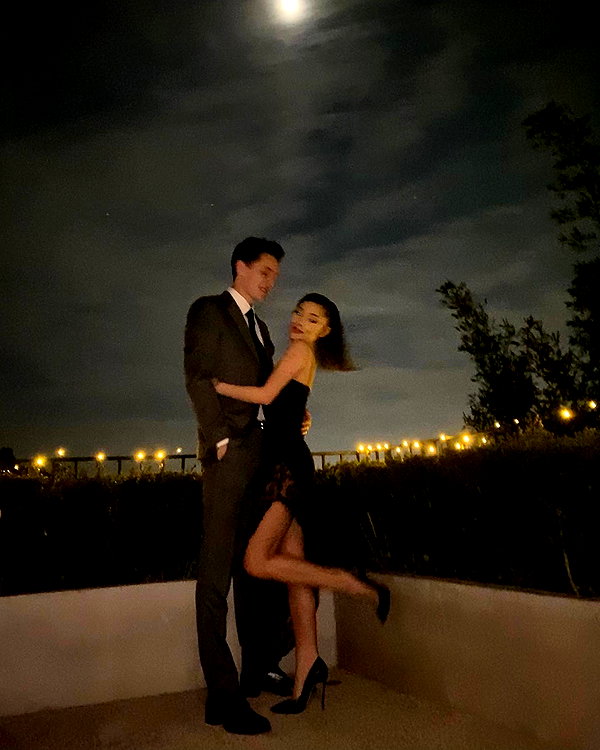 arianagrande instagram image archive image